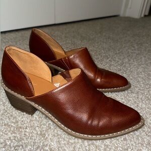 Universal Threads Heeled Mule